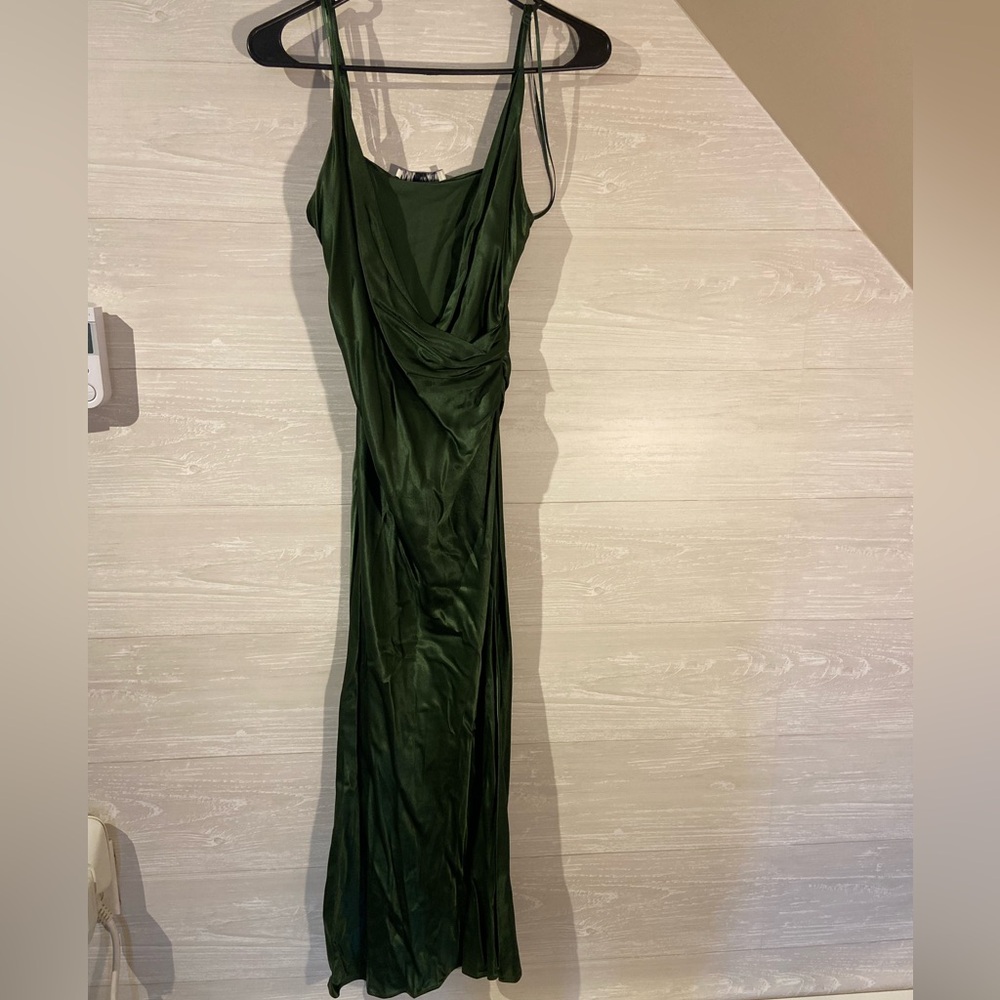 NWT GREEN SILK ZARA DRESS!!!!